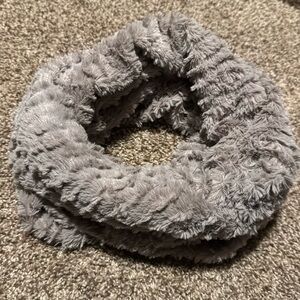 Plush gray faux fur infinity scarf - EUC!